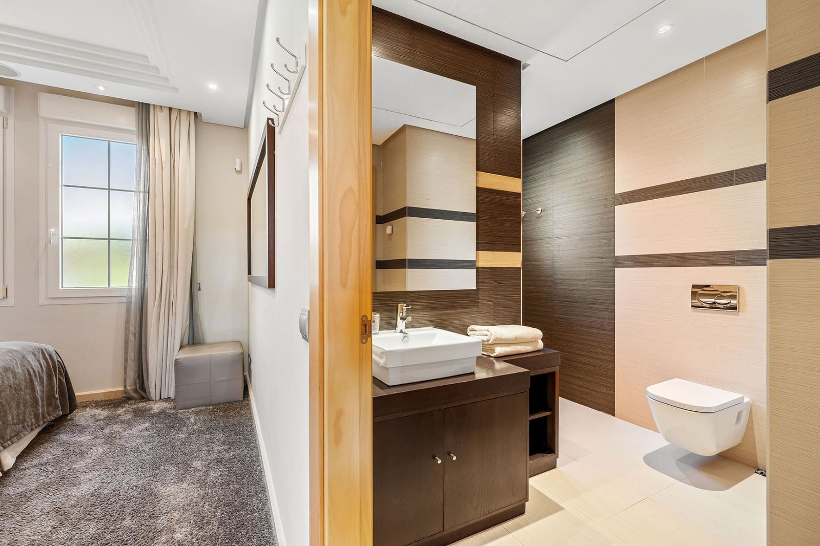 5 bedroom Villa for sale in Marbella with pool garage - € 3,295,000 (Ref: 9245938)