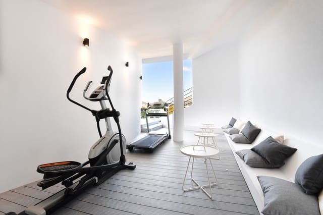Chalet de 7 habitaciones en Nueva Andalucia, Marbella en venta con piscina garaje - 4.400.000 € (Ref: 9245939)