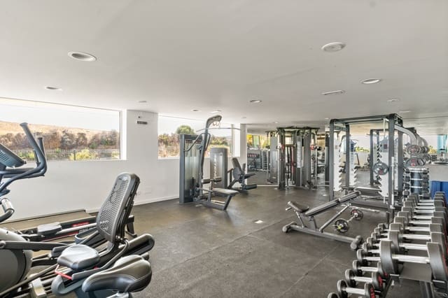 2 chambre Appartement à vendre à Estepona avec piscine garage - 390 000 € (Ref: 9245942)