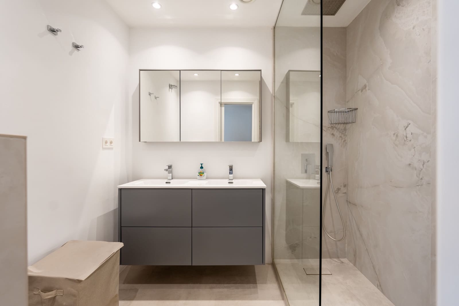 4 bedroom Townhouse for sale in Marbella with pool garage - € 1,100,000 (Ref: 9245943)