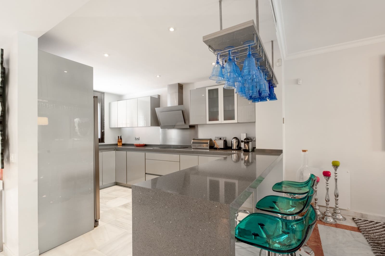 4 bedroom Townhouse for sale in Marbella with pool garage - € 1,100,000 (Ref: 9245943)