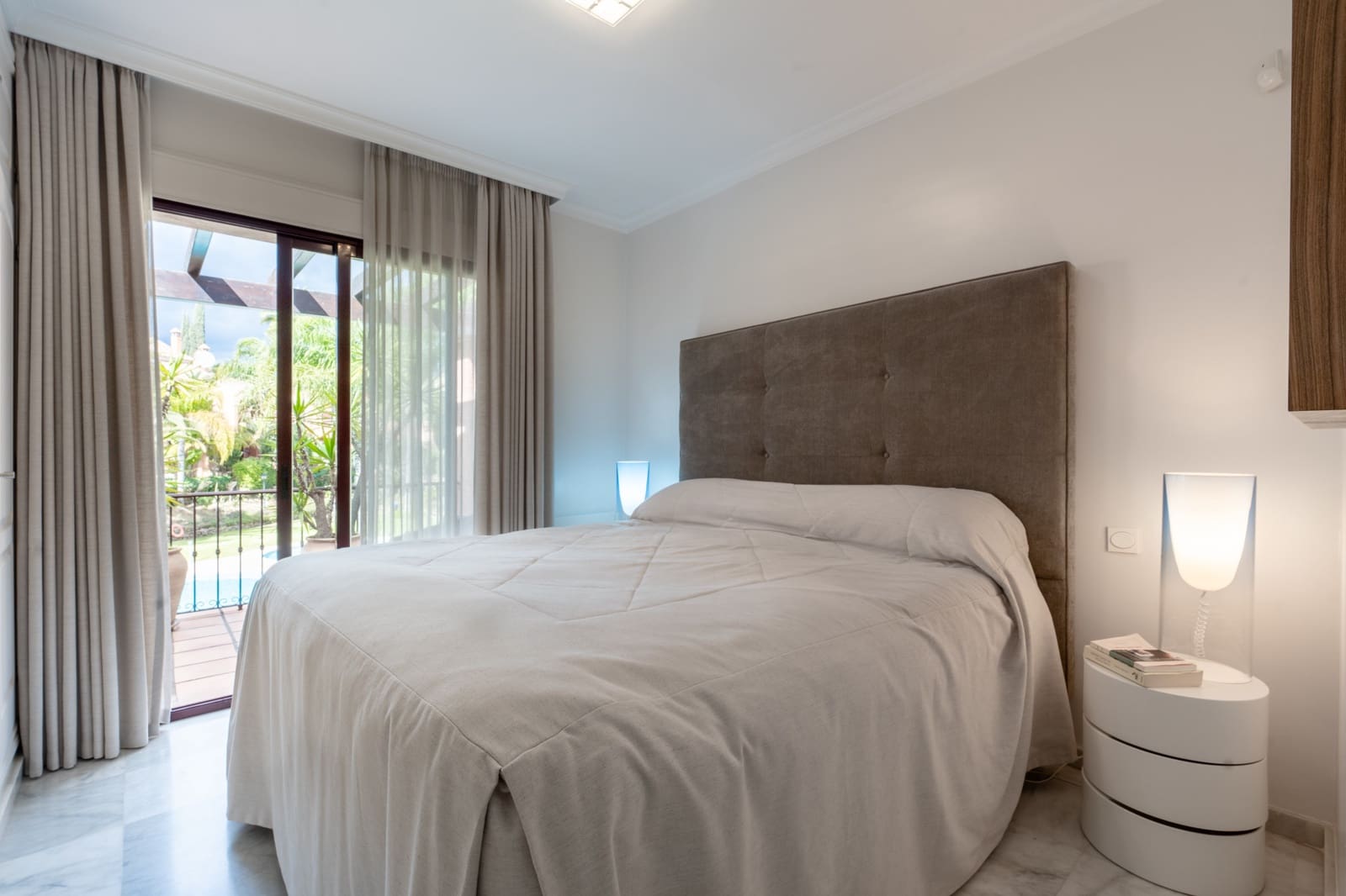 4 bedroom Townhouse for sale in Marbella with pool garage - € 1,100,000 (Ref: 9245943)