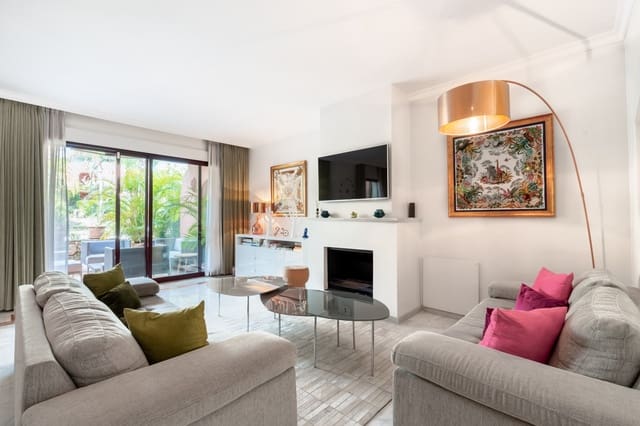 4 bedroom Townhouse for sale in Marbella with pool garage - € 1,100,000 (Ref: 9245943)