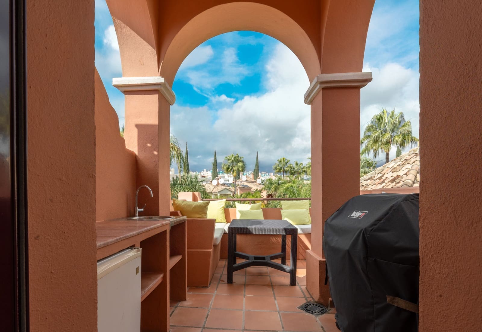 4 bedroom Townhouse for sale in Marbella with pool garage - € 1,100,000 (Ref: 9245943)