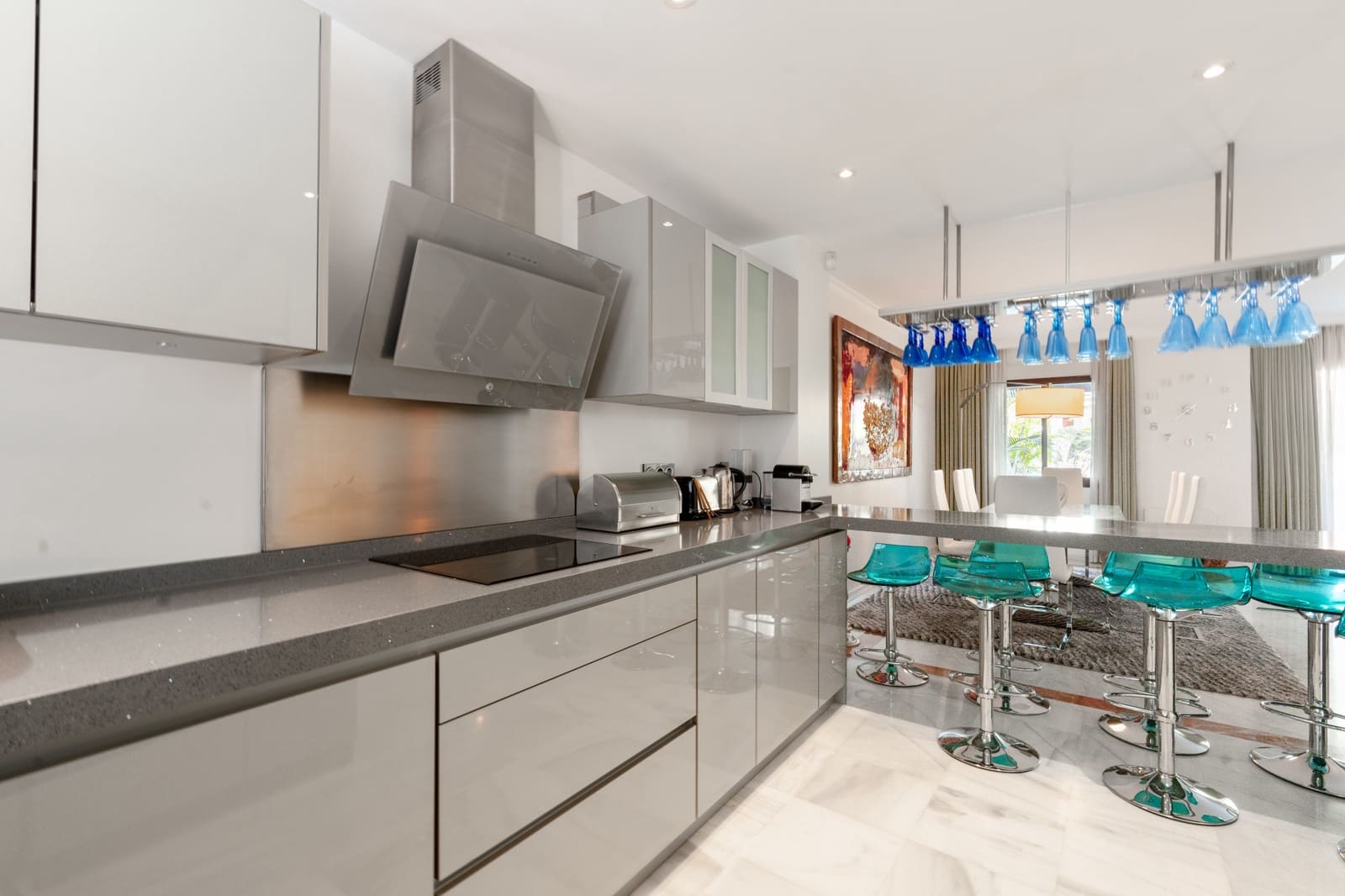 4 bedroom Townhouse for sale in Marbella with pool garage - € 1,100,000 (Ref: 9245943)