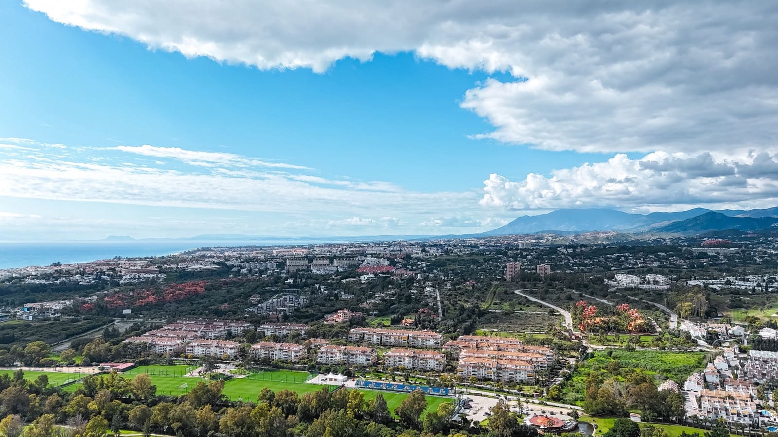 4 bedroom Townhouse for sale in Marbella with pool garage - € 1,100,000 (Ref: 9245943)