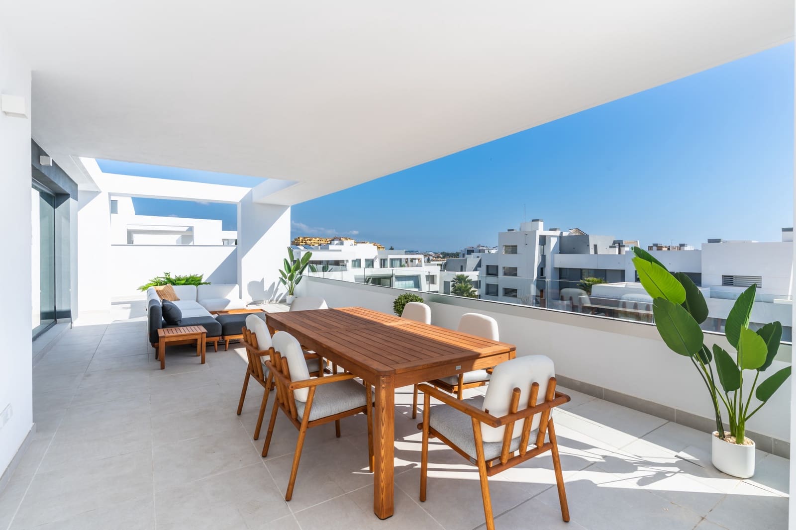 3 chambre Penthouse à vendre à Estepona avec piscine garage - 760 000 € (Ref: 9245944)