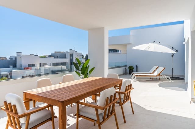 3 chambre Penthouse à vendre à Estepona avec piscine garage - 760 000 € (Ref: 9245944)