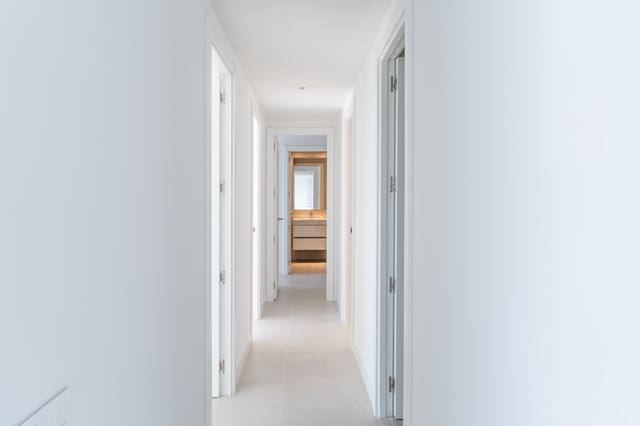 3 soveværelse Penthouse til salg i Estepona med swimmingpool garage - € 760.000 (Ref: 9245944)
