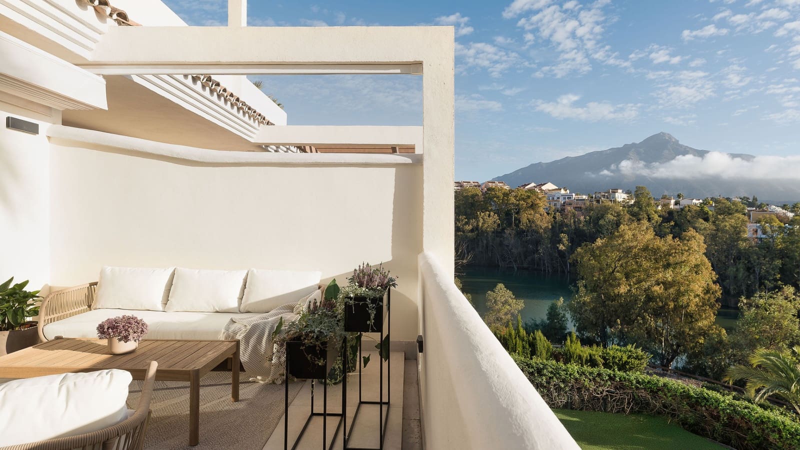 3 Zimmer Apartment zu verkaufen in Marbella mit Pool Garage - 995.000 € (Ref: 9245948)