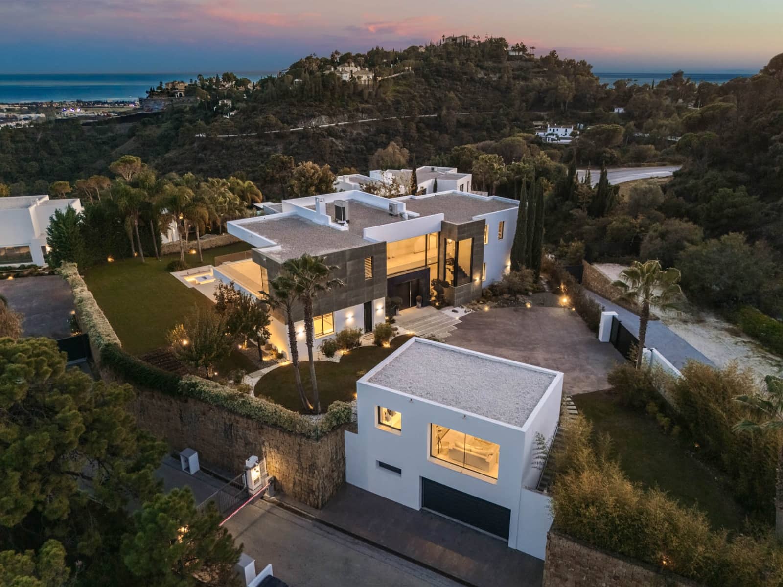 5 bedroom Villa for sale in El Madronal with pool garage - € 6,495,000 (Ref: 9245950)