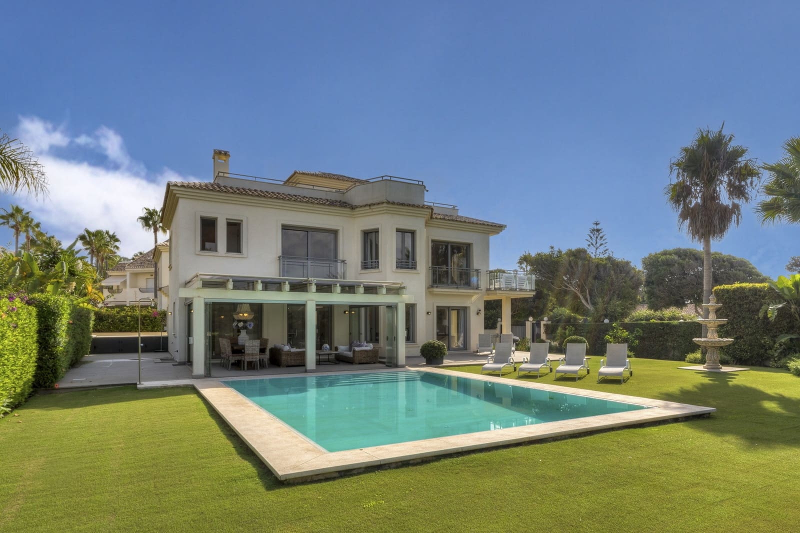 5 soveværelse Villa til salg i Marbella med swimmingpool garage - € 3.950.000 (Ref: 9245951)