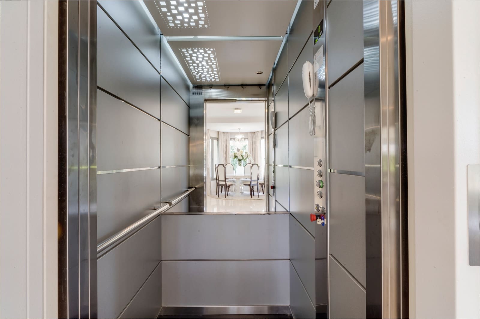 5 soveværelse Villa til salg i Marbella med swimmingpool garage - € 3.950.000 (Ref: 9245951)