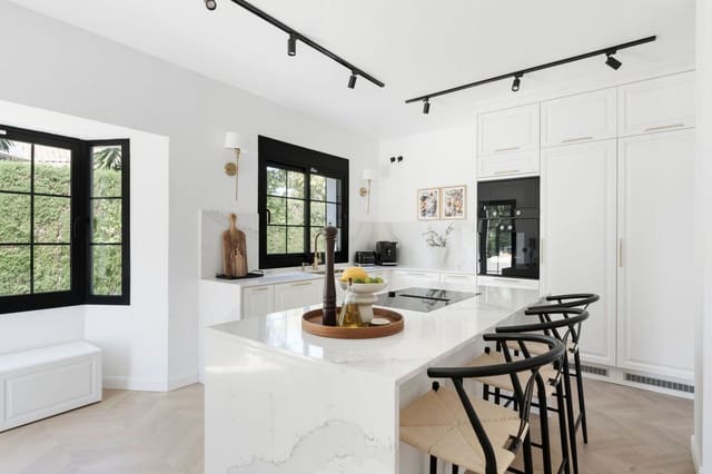 Chalet de 5 habitaciones en Estepona en venta con piscina garaje - 2.795.000 € (Ref: 9245953)