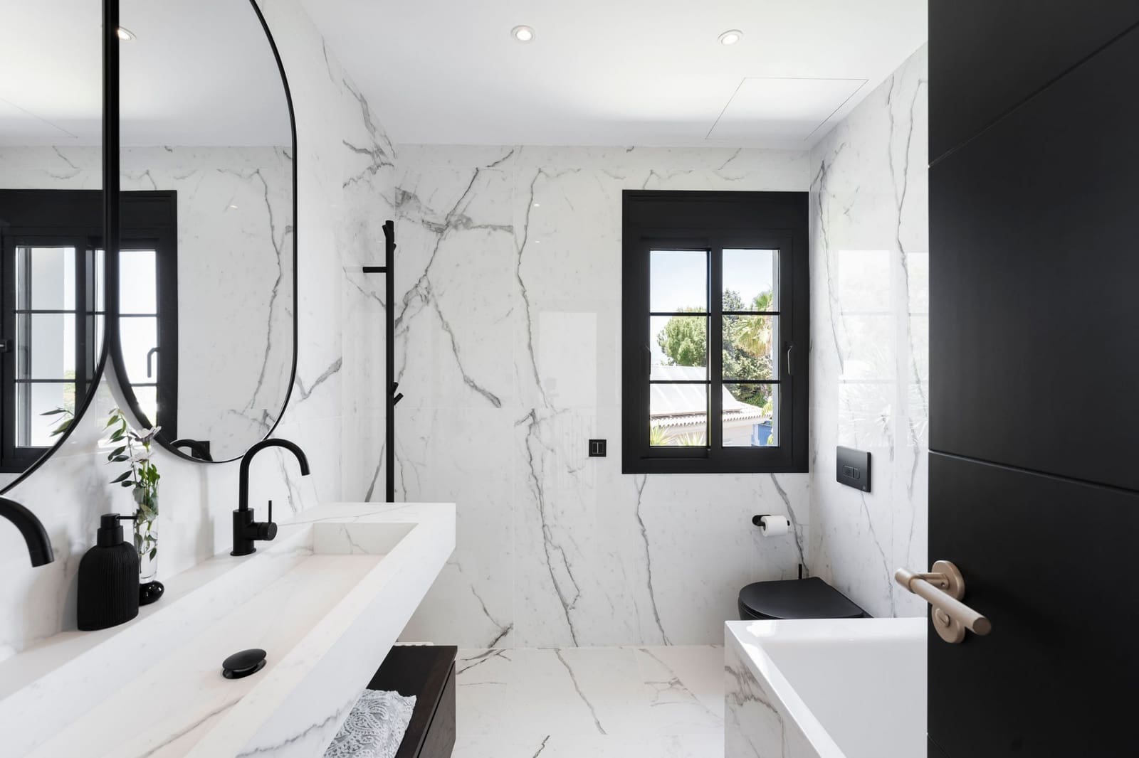 Chalet de 5 habitaciones en Estepona en venta con piscina garaje - 2.795.000 € (Ref: 9245953)