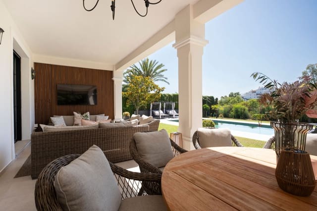 Chalet de 5 habitaciones en Estepona en venta con piscina garaje - 2.795.000 € (Ref: 9245953)