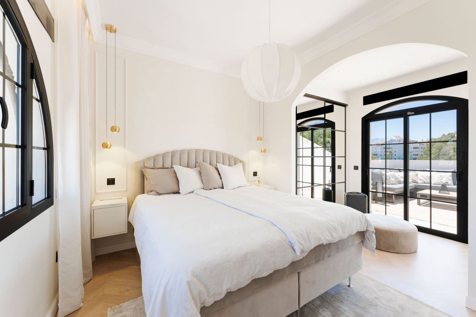 Chalet de 5 habitaciones en Estepona en venta con piscina garaje - 2.795.000 € (Ref: 9245953)