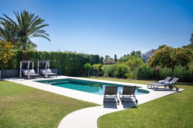 Chalet de 5 habitaciones en Estepona en venta con piscina garaje - 2.795.000 € (Ref: 9245953)