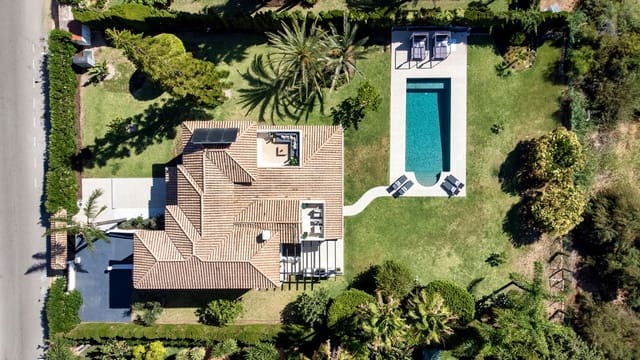 Chalet de 5 habitaciones en Estepona en venta con piscina garaje - 2.795.000 € (Ref: 9245953)