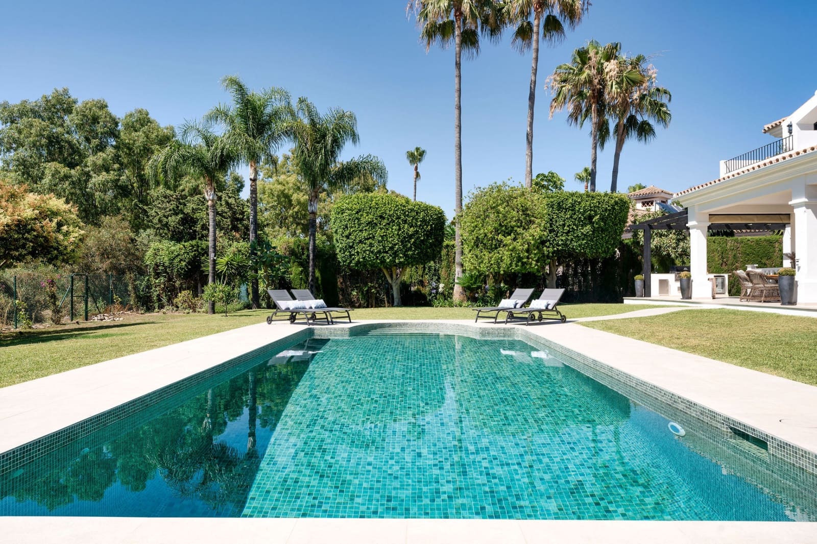 Chalet de 5 habitaciones en Estepona en venta con piscina garaje - 2.795.000 € (Ref: 9245953)