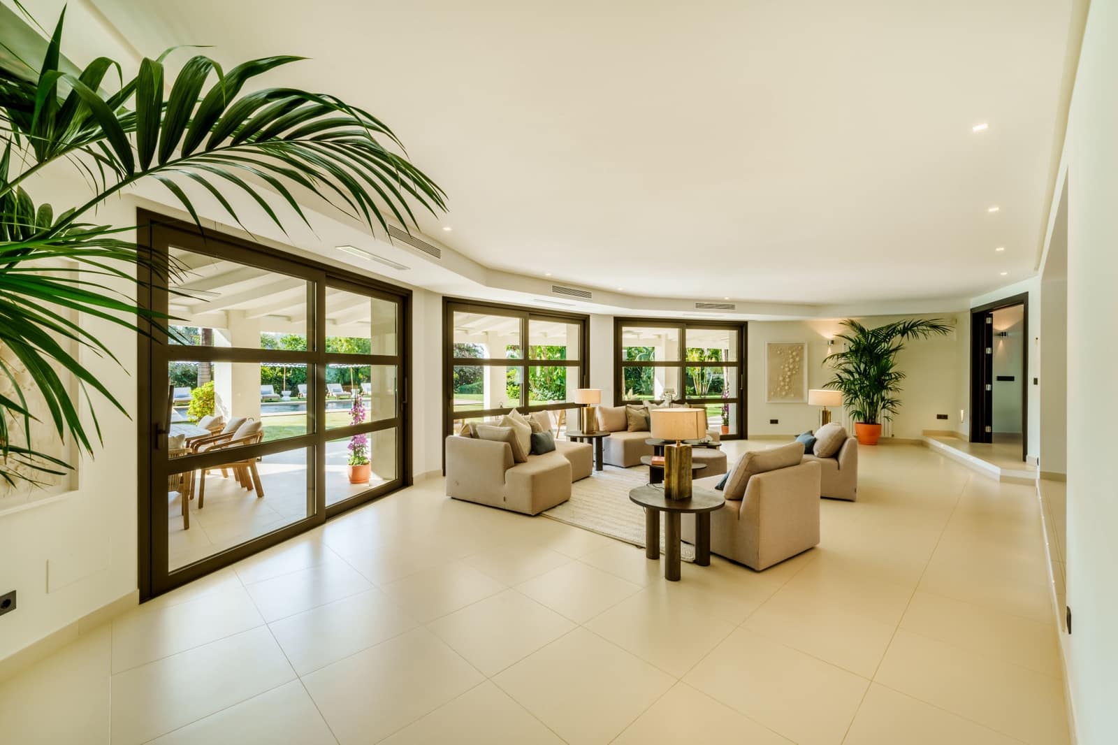 5 sypialnia Willa na sprzedaż w Marbella z basenem garażem - 7 500 000 € (Ref: 9245958)