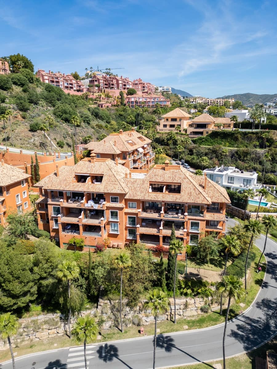 2 soverom Leilighet til salgs i Monte Halcones med svømmebasseng garasje - € 675 000 (Ref: 9245959)