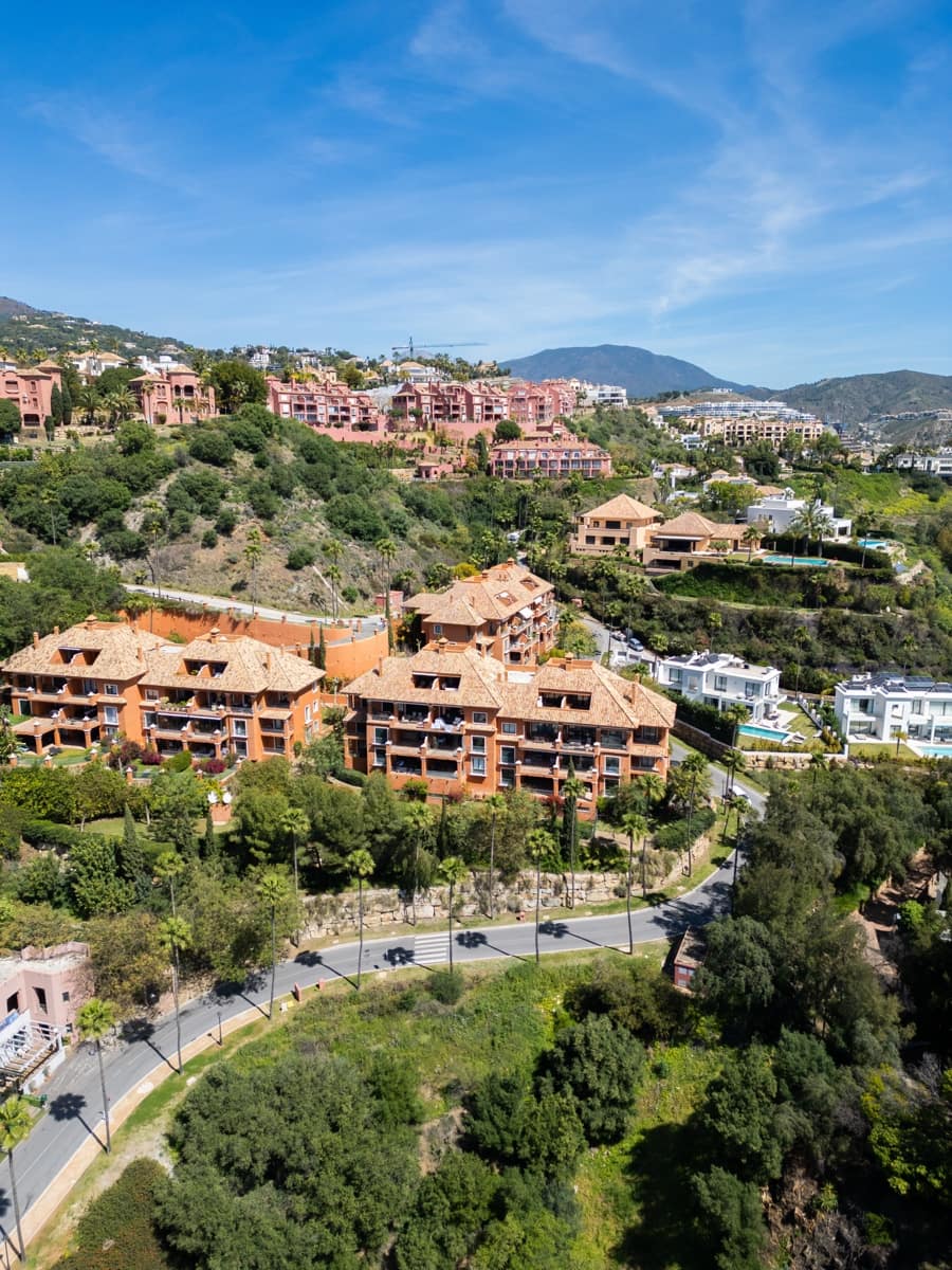 2 bedroom Apartment for sale in Monte Halcones with pool garage - € 675,000 (Ref: 9245959)