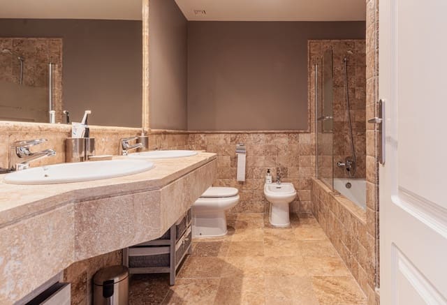 3 chambre Penthouse à vendre à Estepona avec piscine garage - 829 000 € (Ref: 9245962)