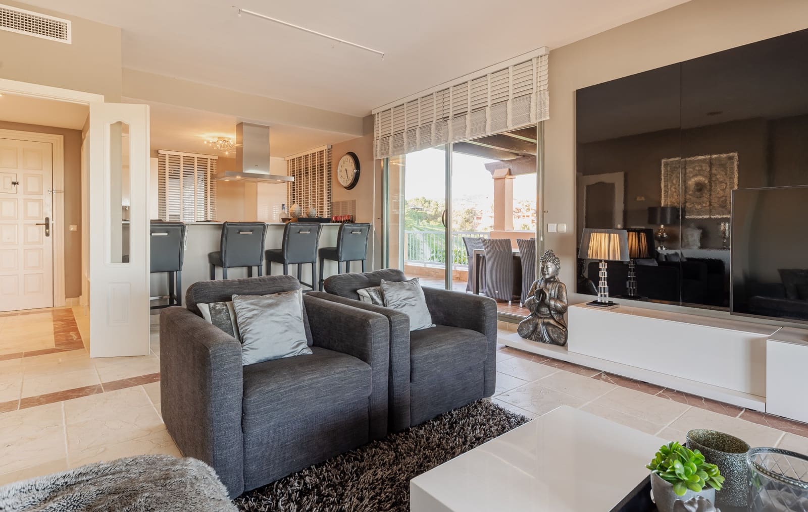 3 chambre Penthouse à vendre à Estepona avec piscine garage - 829 000 € (Ref: 9245962)