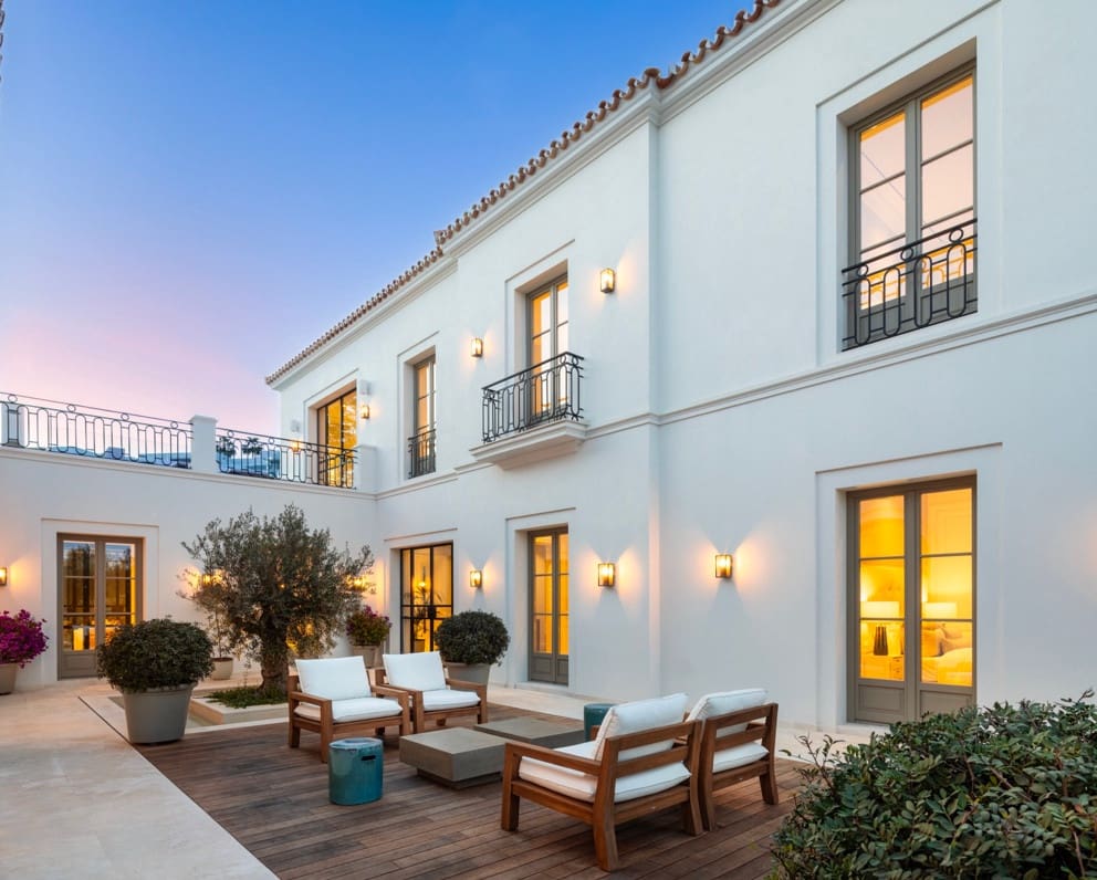 4 soveværelse Villa til salg i Estepona med swimmingpool garage - € 1.987.000 (Ref: 9245963)