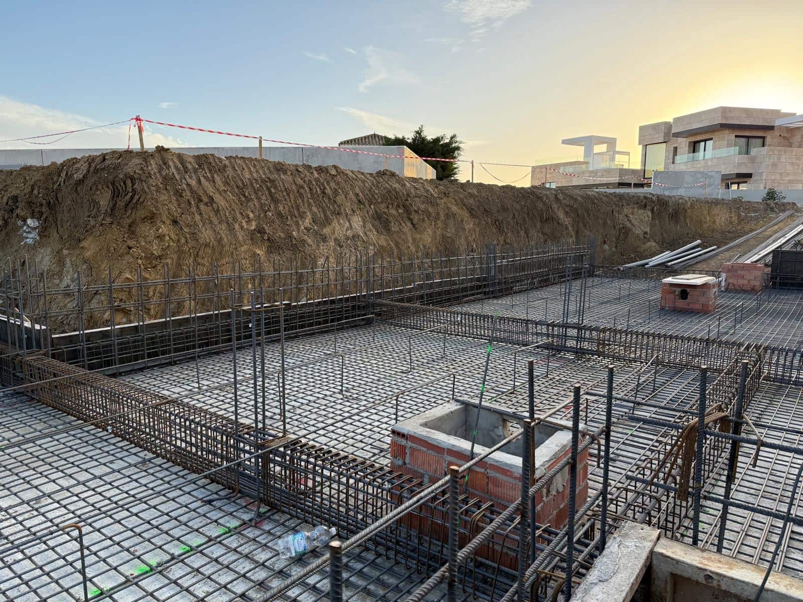 4 soveværelse Villa til salg i Estepona med swimmingpool garage - € 1.987.000 (Ref: 9245963)