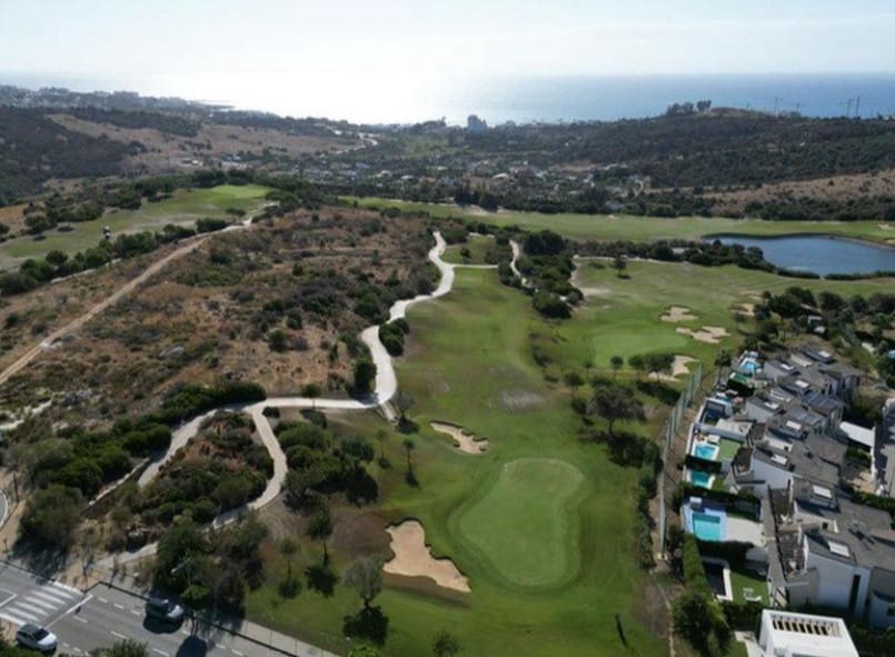 4 bedroom Villa for sale in Estepona with pool garage - € 1,987,000 (Ref: 9245963)