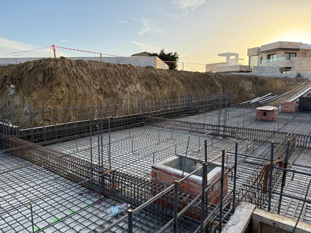 4 soverom Villa til salgs i Estepona med svømmebasseng garasje - € 1 987 000 (Ref: 9245963)