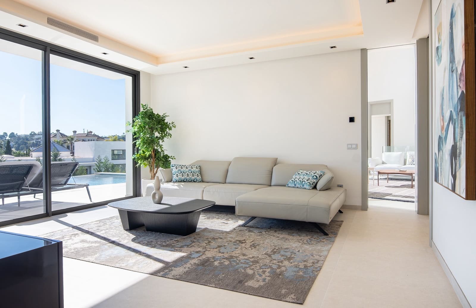 6 bedroom Villa for sale in Benahavis with pool garage - € 5,250,000 (Ref: 9245967)