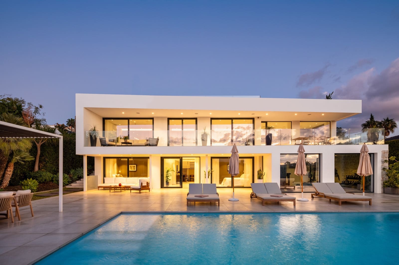 6 bedroom Villa for sale in Nueva Andalucia with pool garage - € 3,995,000 (Ref: 9245968)