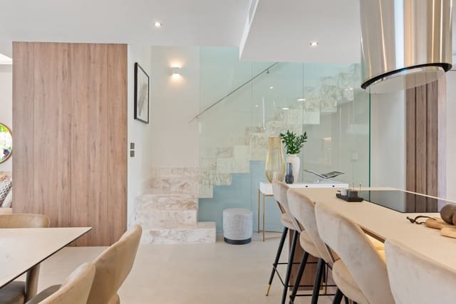 5 soveværelse Byhus til salg i Puerto Banus, Marbella med swimmingpool garage - € 2.395.000 (Ref: 9245970)