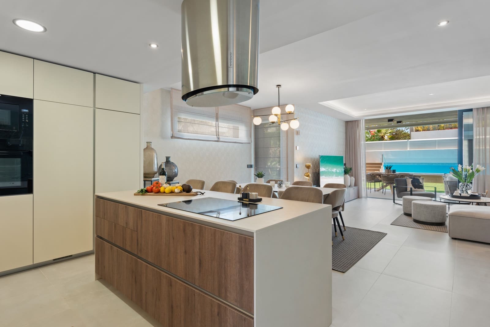 5 bedroom Townhouse for sale in Puerto Banus with pool garage - € 2,395,000 (Ref: 9245970)
