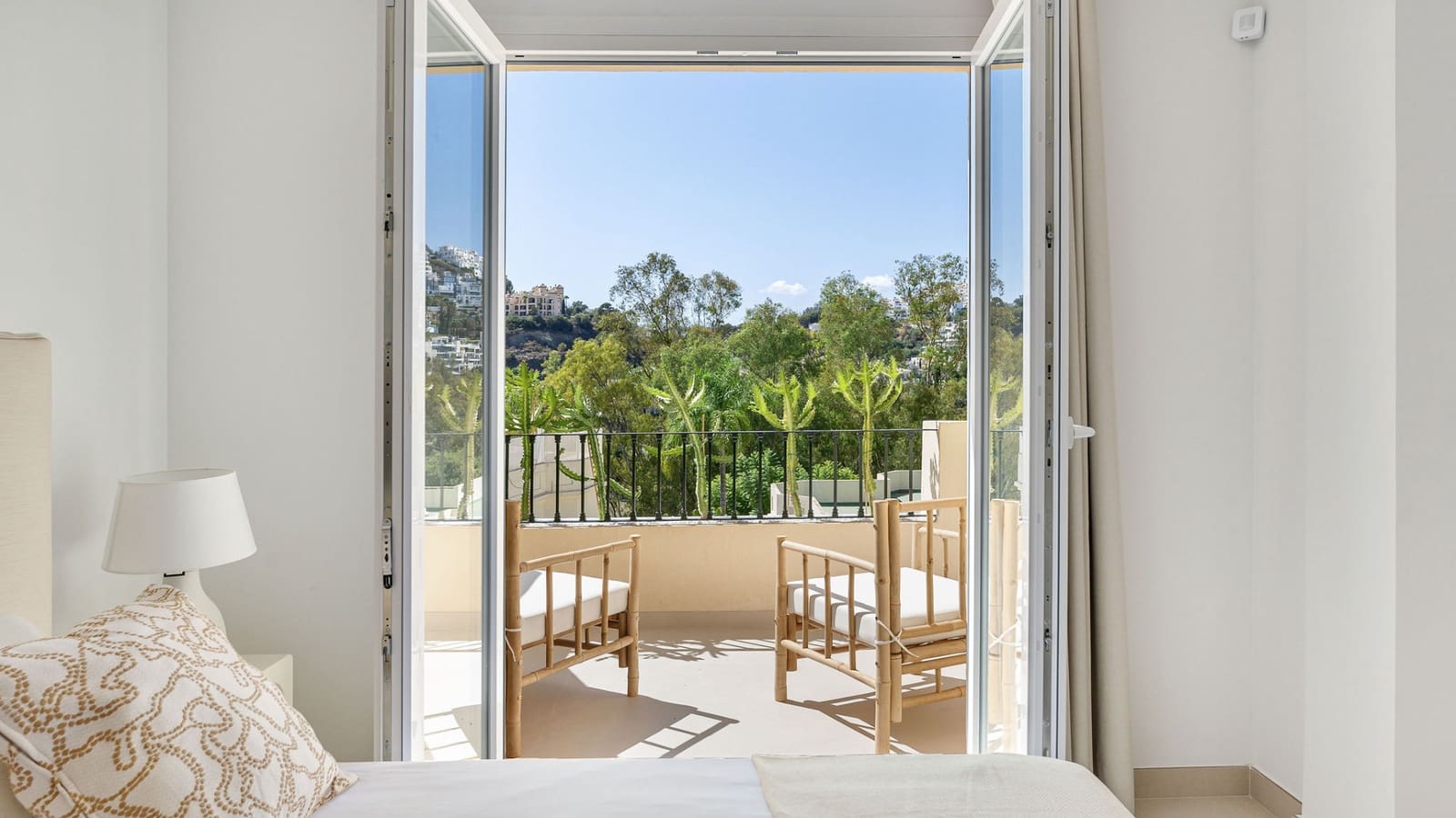 Casa de 3 habitaciones en Benahavís en venta con piscina - 1.195.000 € (Ref: 9245971)