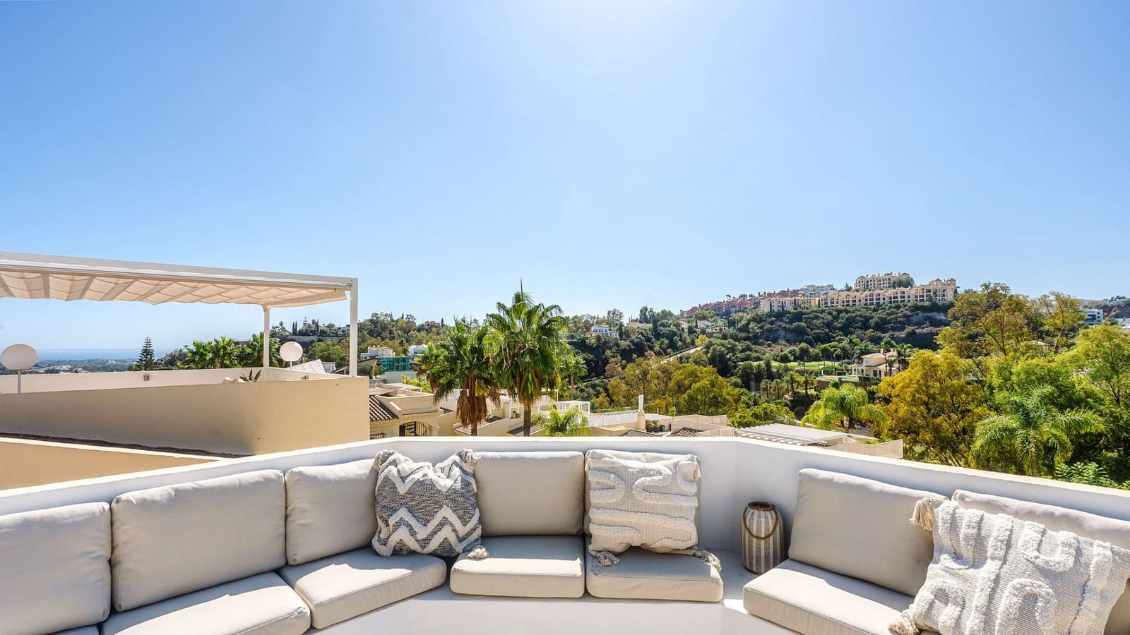 Casa de 3 habitaciones en Benahavís en venta con piscina - 1.195.000 € (Ref: 9245971)