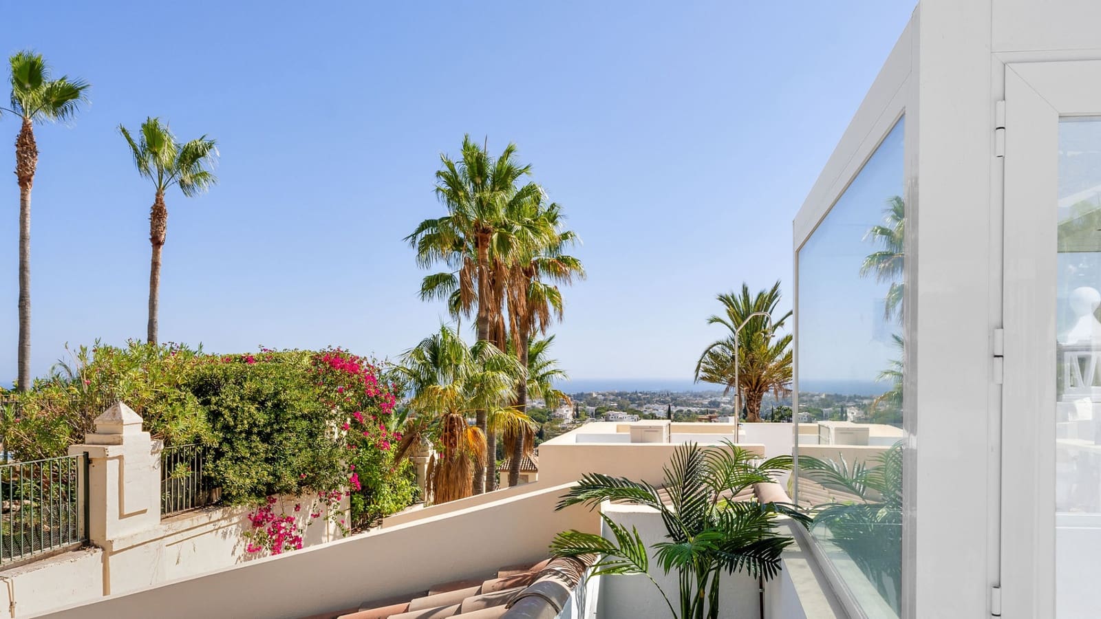 Casa de 3 habitaciones en Benahavís en venta con piscina - 1.195.000 € (Ref: 9245971)
