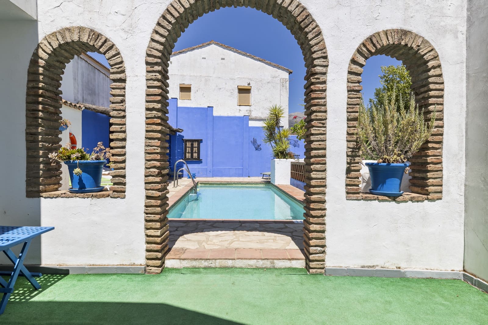 9 soveværelse Semi-Rækkehus til salg i Cortes de la Frontera med swimmingpool - € 995.000 (Ref: 9245975)