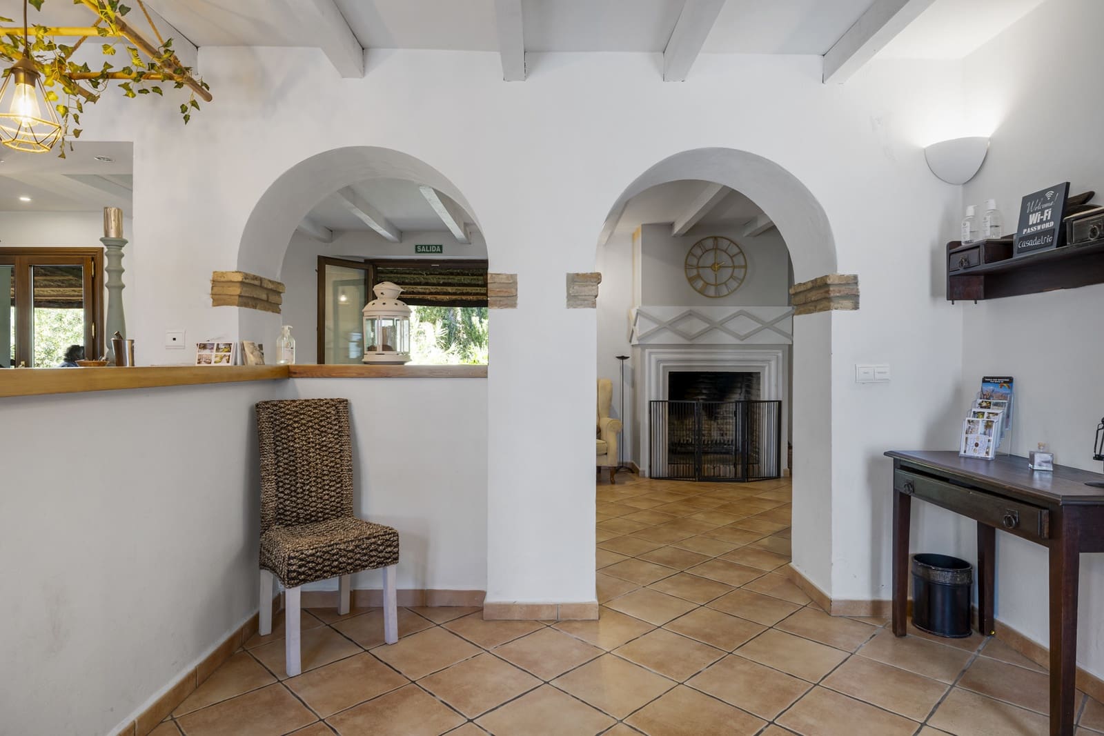 9 soveværelse Semi-Rækkehus til salg i Cortes de la Frontera med swimmingpool - € 995.000 (Ref: 9245975)
