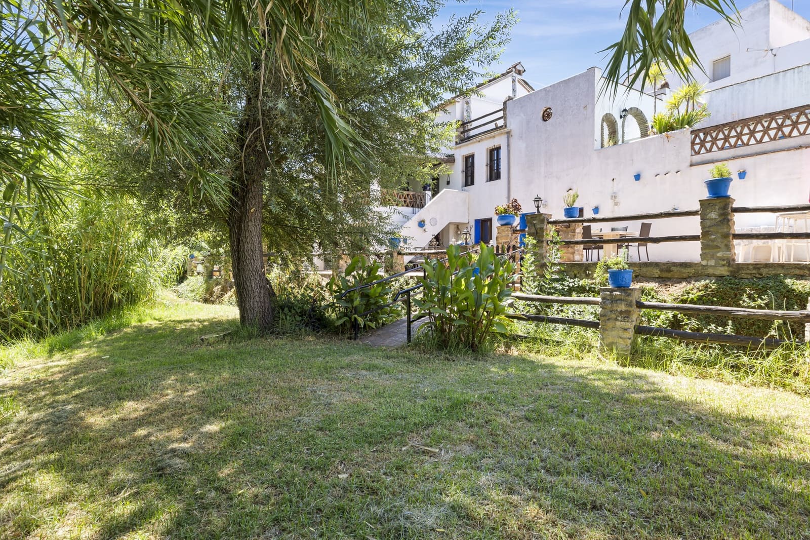 9 soveværelse Semi-Rækkehus til salg i Cortes de la Frontera med swimmingpool - € 995.000 (Ref: 9245975)