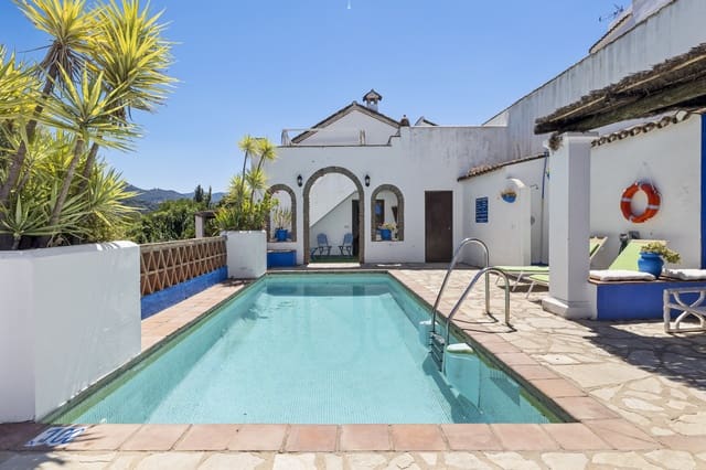 Pareado de 9 habitaciones en Cortes de la Frontera en venta con piscina - 995.000 € (Ref: 9245975)
