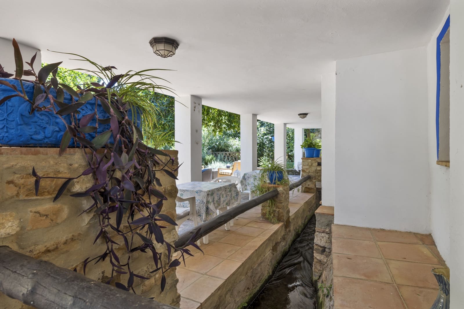 9 soveværelse Semi-Rækkehus til salg i Cortes de la Frontera med swimmingpool - € 995.000 (Ref: 9245975)
