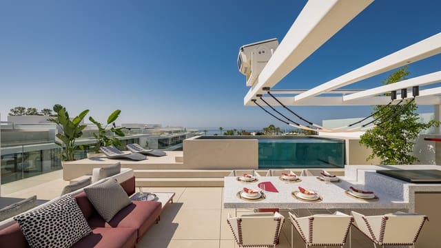 4 soverom Kjedet enebolig til salgs i Golden Mile, Marbella med svømmebasseng garasje - € 7 900 000 (Ref: 9245976)