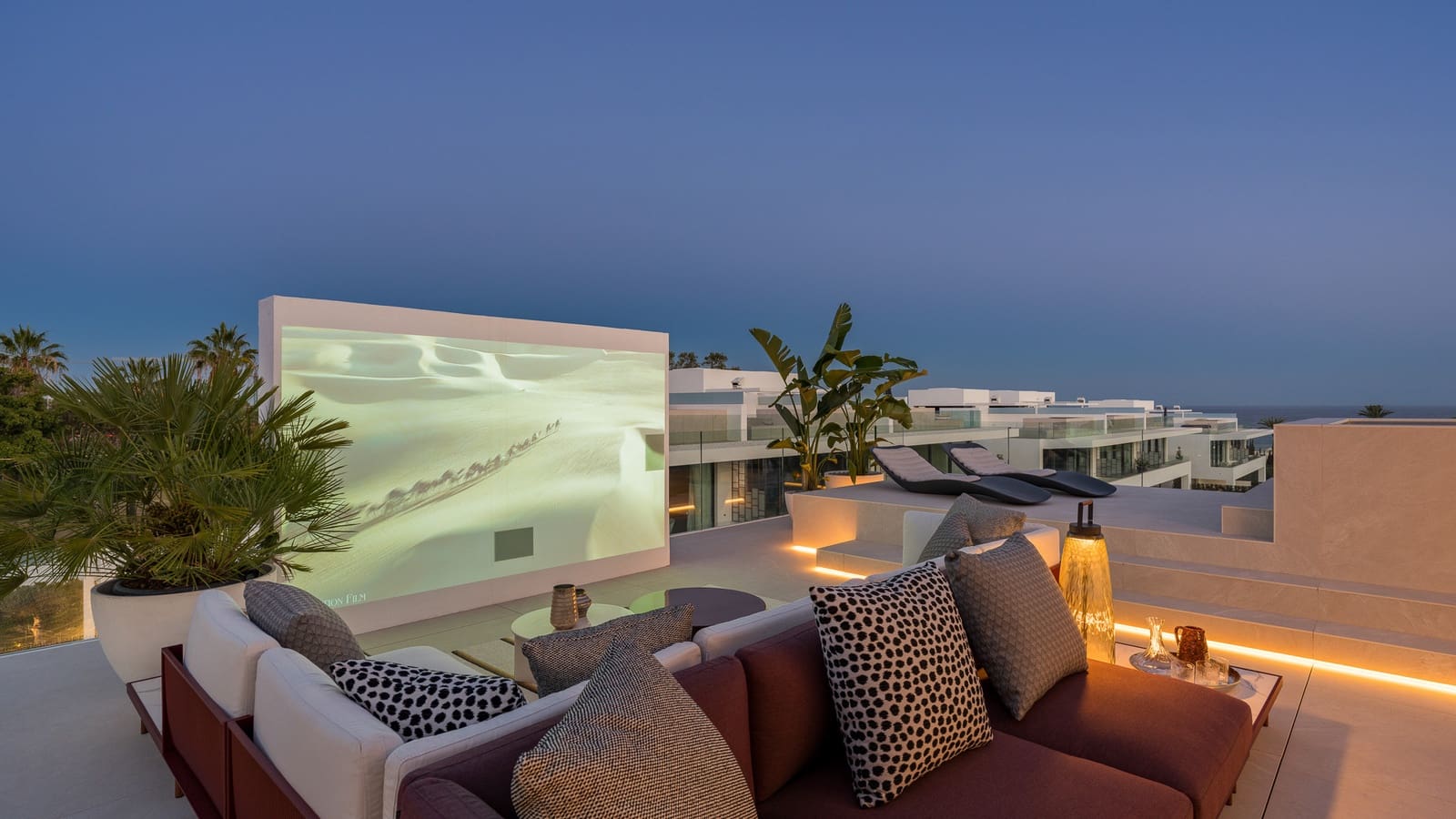 4 bedroom Semi-detached Villa for sale in Golden Mile with pool garage - € 7,900,000 (Ref: 9245976)