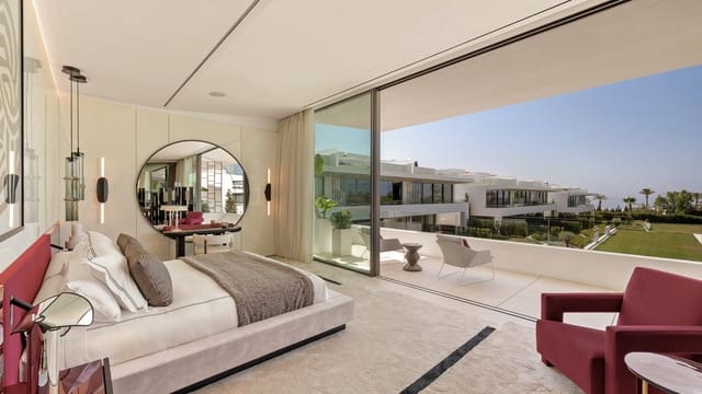 4 soverom Kjedet enebolig til salgs i Golden Mile, Marbella med svømmebasseng garasje - € 7 900 000 (Ref: 9245976)