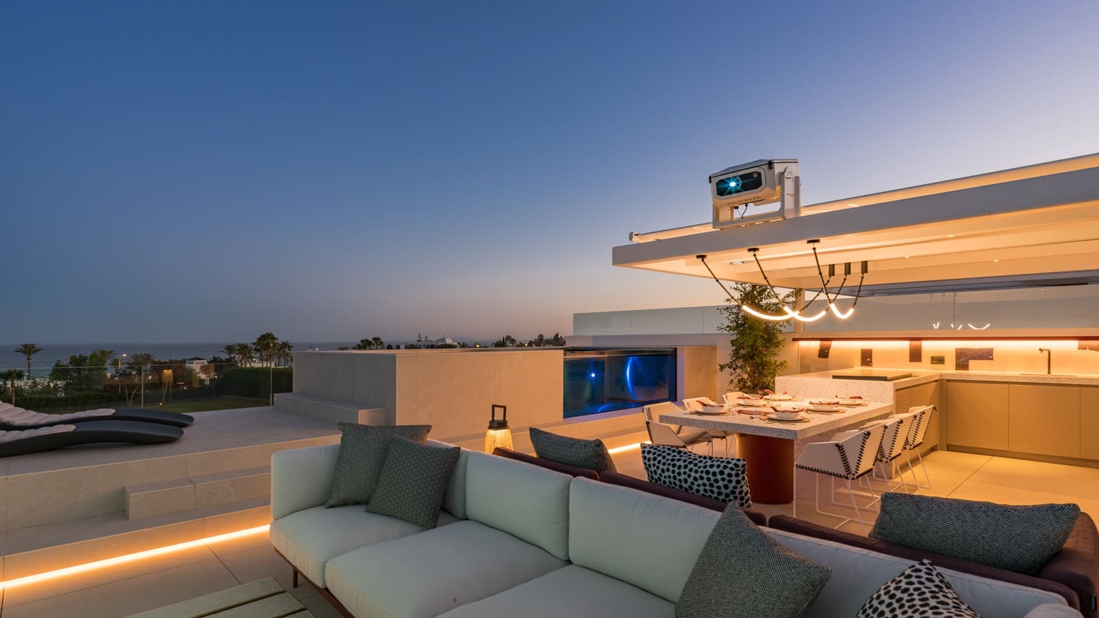 4 bedroom Semi-detached Villa for sale in Golden Mile with pool garage - € 7,900,000 (Ref: 9245976)