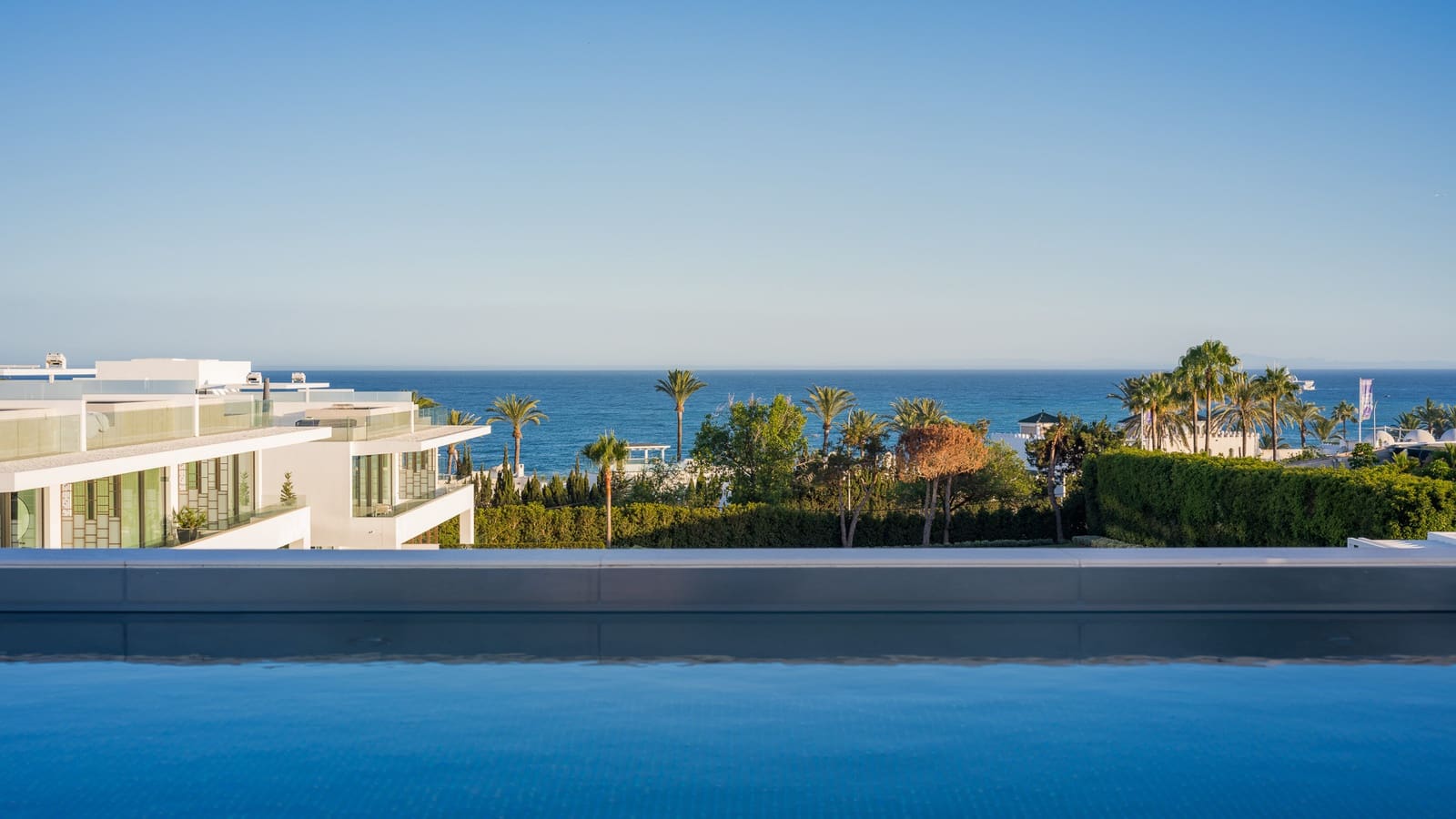 4 bedroom Semi-detached Villa for sale in Golden Mile with pool garage - € 7,900,000 (Ref: 9245976)